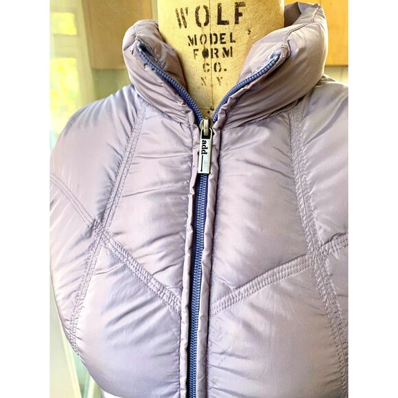 ADD Lavender Purple Goose Down Fitted Puffer Vest Side Slit Zipped Pockets SZ 2 - Picture 2 of 7